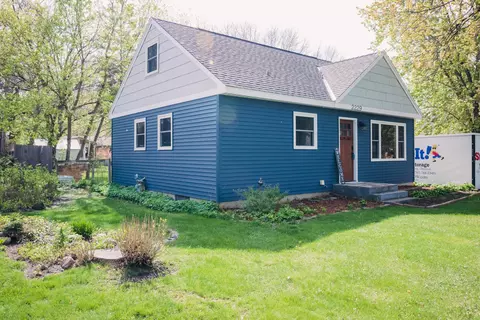 2229 Oriole Ave, New Brighton, MN 55112