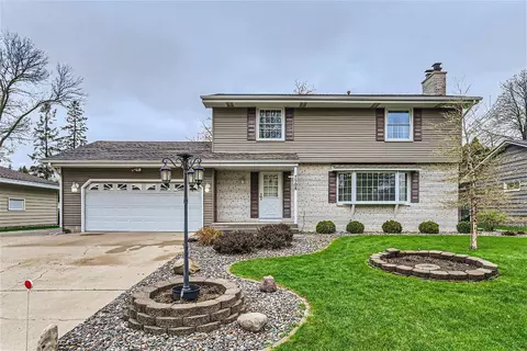 7508 Tempo Ter NE, Fridley, MN 55432