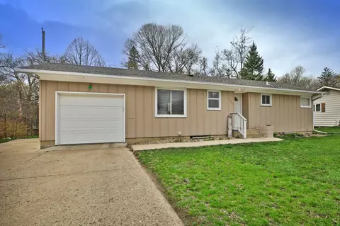506 Maple Dr, Owatonna, MN 55060