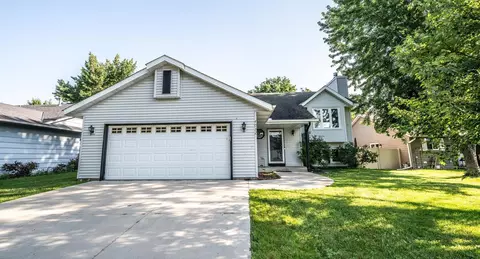 4032 W 136th St, Savage, MN 55378