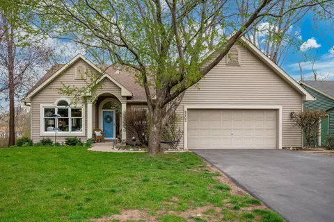 2202 Bicentennial Ct, New Brighton, MN 55112