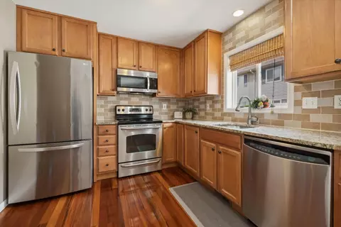 6495 Regency Ln, Eden Prairie, MN 55344