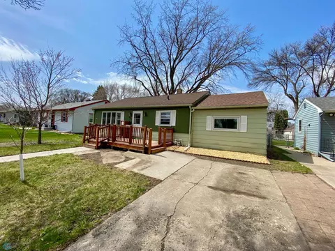 1532 2nd St N, Fargo, ND 58102