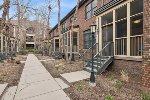 833 River Mews Ct, Minneapolis, MN 55414