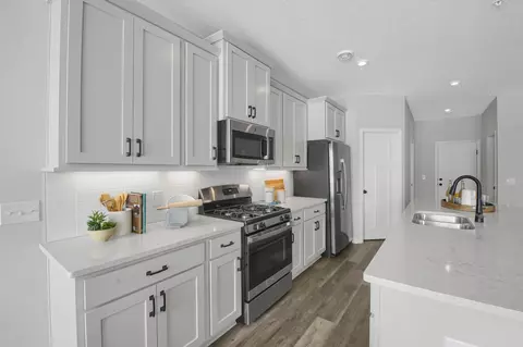 Kitchen - 20115 78th Pl, Corcoran, MN 55340 photo 4 of 5
