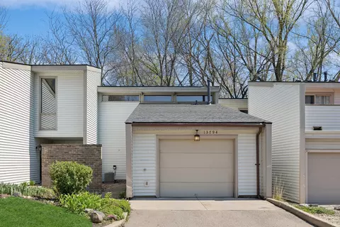 13794 Heywood Ct, Apple Valley, MN 55124