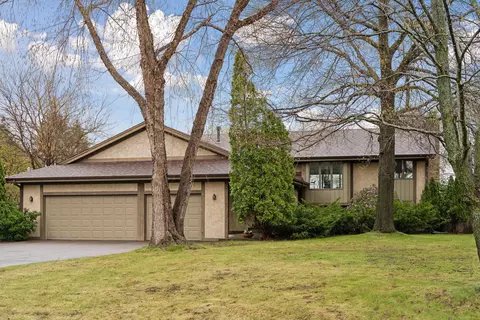 30 Quantico Ln N, Plymouth, MN 55447
