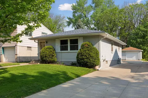 1853 5th St E, Saint Paul, MN 55119