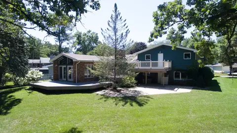 Exterior - 413 Ridge Rd, Albert Lea, MN 56007 photo 4 of 11