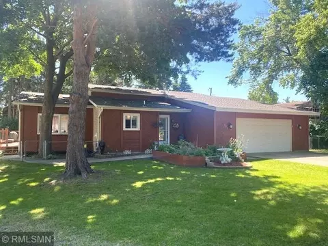 803 NW 12th Ave, New Brighton, MN 55112