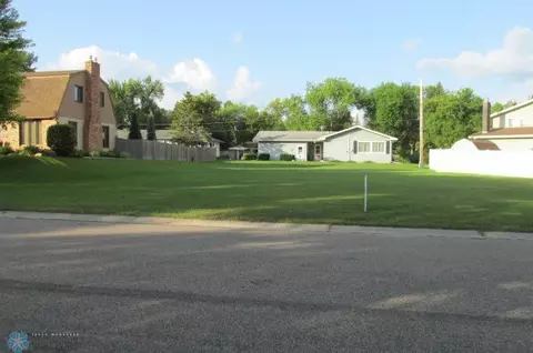 406 409 Valley Ave, Moorhead, MN 56560