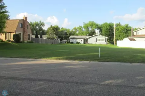 406 409 Valley Ave, Moorhead, MN 56560