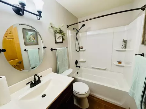 Bath - 25 Circle Dr, Gilbert, MN 55741 photo 2 of 4