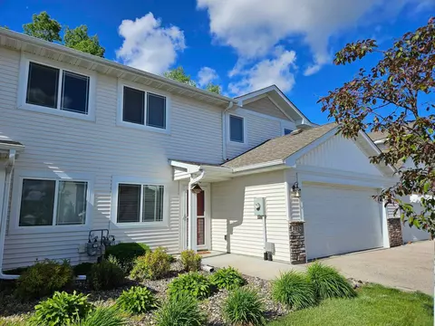 5135 61st St NW, Rochester, MN 55901