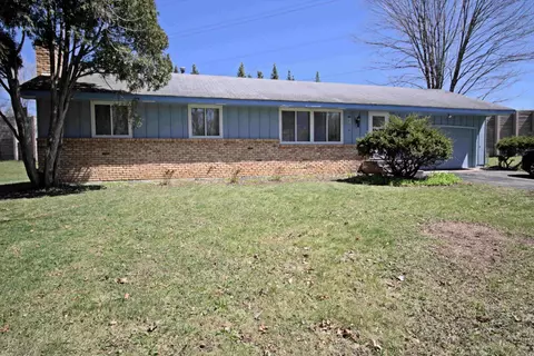 4835 Caribou Dr, Minnetonka, MN 55345