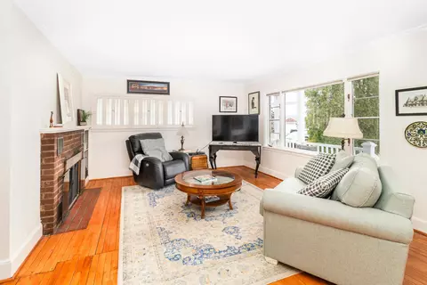 Living - 3322 Minnesota Ave, Duluth, MN 55802 photo 1 of 3