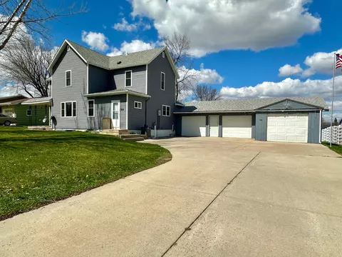 302 E 7th St, Adrian, MN 56110