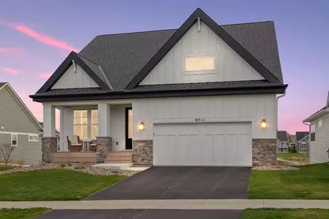 9711 Iron Horse Rd, Woodbury, MN 55129