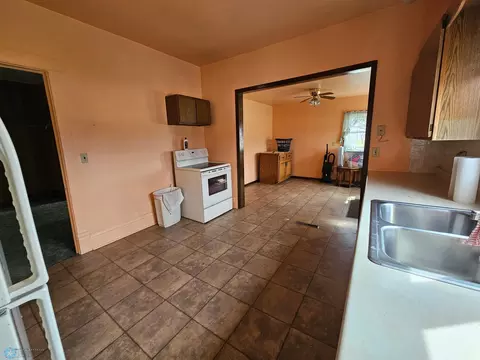 406 3rd St S, Fairmount, ND 58030 photo 3