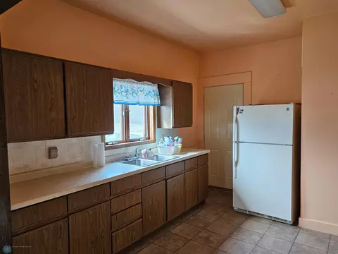 406 3rd St S, Fairmount, ND 58030 photo 4