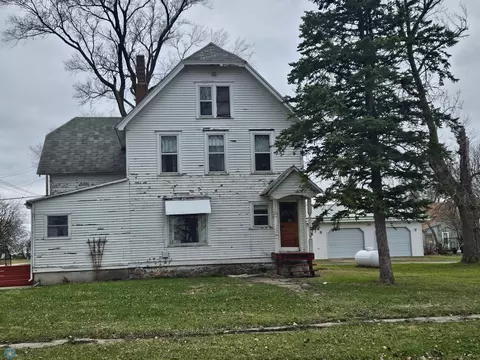 406 3rd St S, Fairmount, ND 58030 photo 2