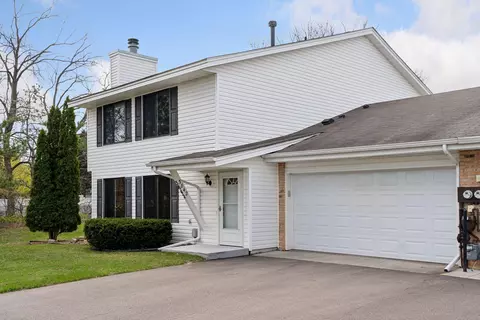 3842 Heather Dr, Eagan, MN 55122 photo 2