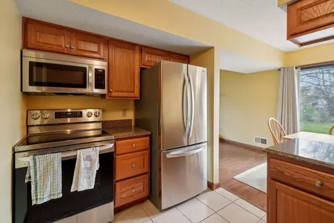 3842 Heather Dr, Eagan, MN 55122 photo 11