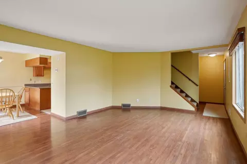 3842 Heather Dr, Eagan, MN 55122 photo 3