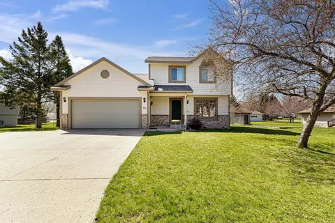 609 10th Ave NW, Waseca, MN 56093