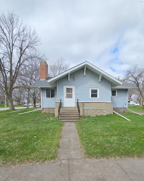 301 Prospect St, Milroy, MN 56263