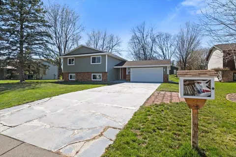7827 Niagara Ln N, Maple Grove, MN 55311