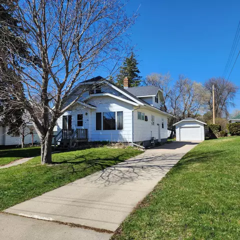 106 W Oak St, Osakis, MN 56360