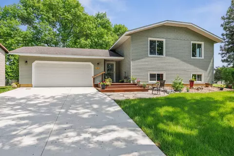 102 Desoto Ave N, Glencoe, MN 55336