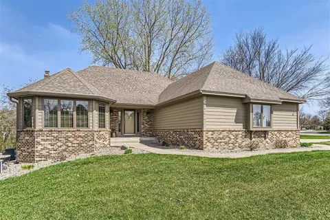 6132 Kalen Ct, Woodbury, MN 55129