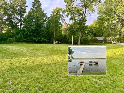 1047 Landing Ln, Detroit Lakes, MN 56501