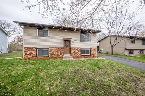 10420 Unity St NW, Coon Rapids, MN 55433