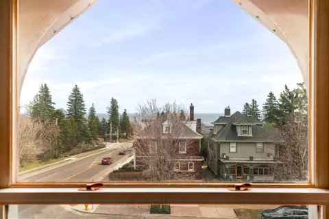 2031 E 1st St, Duluth, MN 55812 photo 35