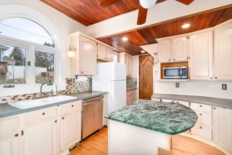 2031 E 1st St, Duluth, MN 55812 photo 12