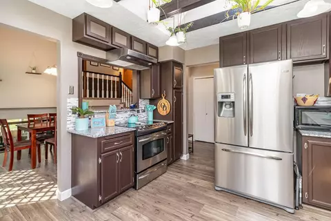 Kitchen - 4301 Stirrup St, Eagan, MN 55123 photo 3 of 3