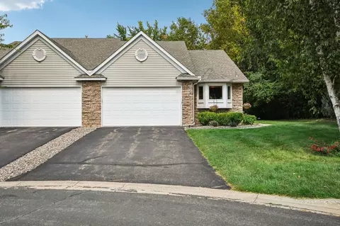 1010 Hesli Hill Ct, Shoreview, MN 55126