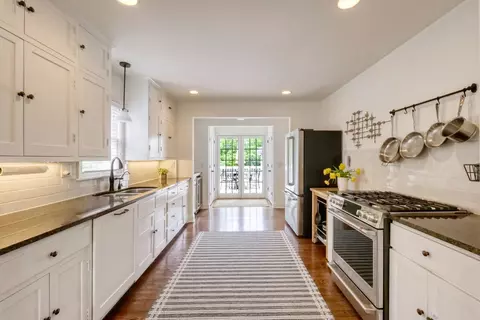 353 Park St E, Wayzata, MN 55391 photo 7