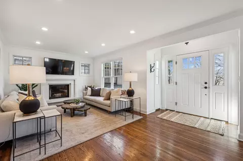 353 Park St E, Wayzata, MN 55391 photo 3