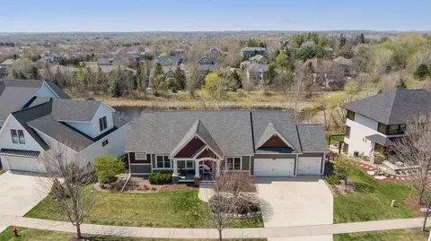 11221 Halstead Trl, Woodbury, MN 55129