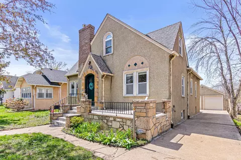 1369 Edgerton St, Saint Paul, MN 55130