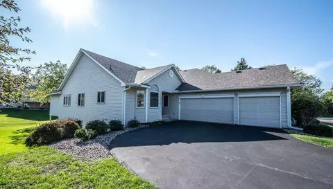 2704 Boulder Dr, Burnsville, MN 55337