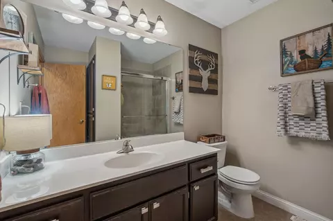 Bath - 150 Pondview Dr, Loretto, MN 55357 photo 2 of 5