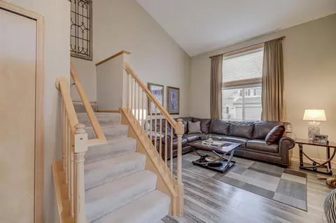 9186 Comstock Ln N, Maple Grove, MN 55311