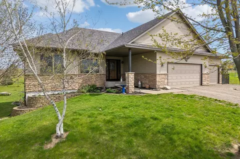 35717 Oasis Rd, Lindstrom, MN 55045