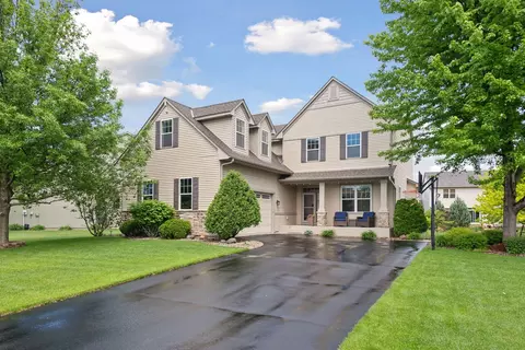 2109 Sandhill Dr, Shakopee, MN 55379
