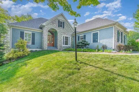 803 Snowbird Dr, Red Wing, MN 55066